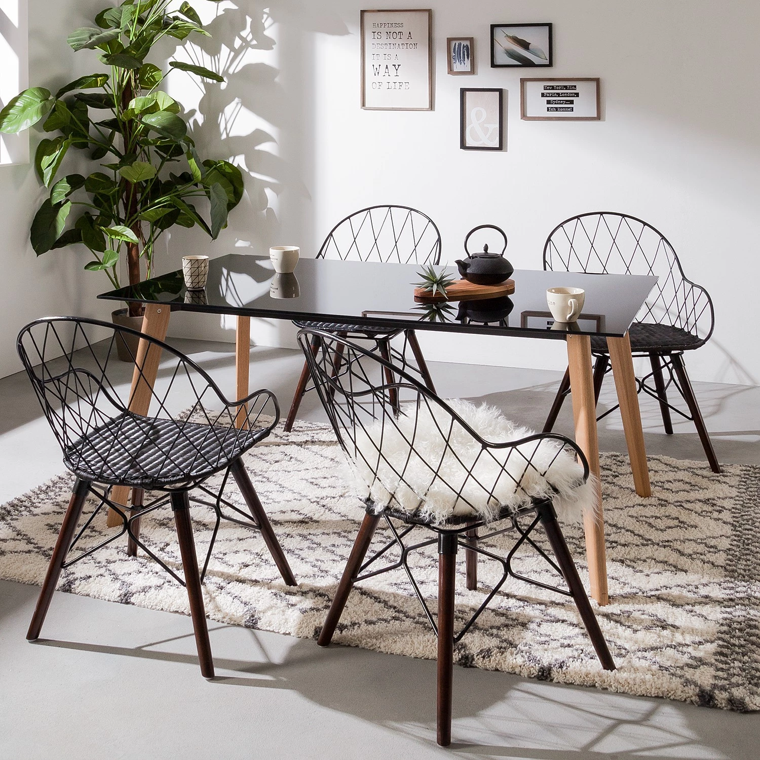 Eva Padberg Collection Armlehnenstuhl Le Gaillard - Rattan / Mango massiv - Schwarz / Dunkelbraun 2 Eva Padberg Collection Armlehnenstuhl Le Gaillard - Rattan / Mango massiv - Schwarz / Dunkelbraun – Bild 2