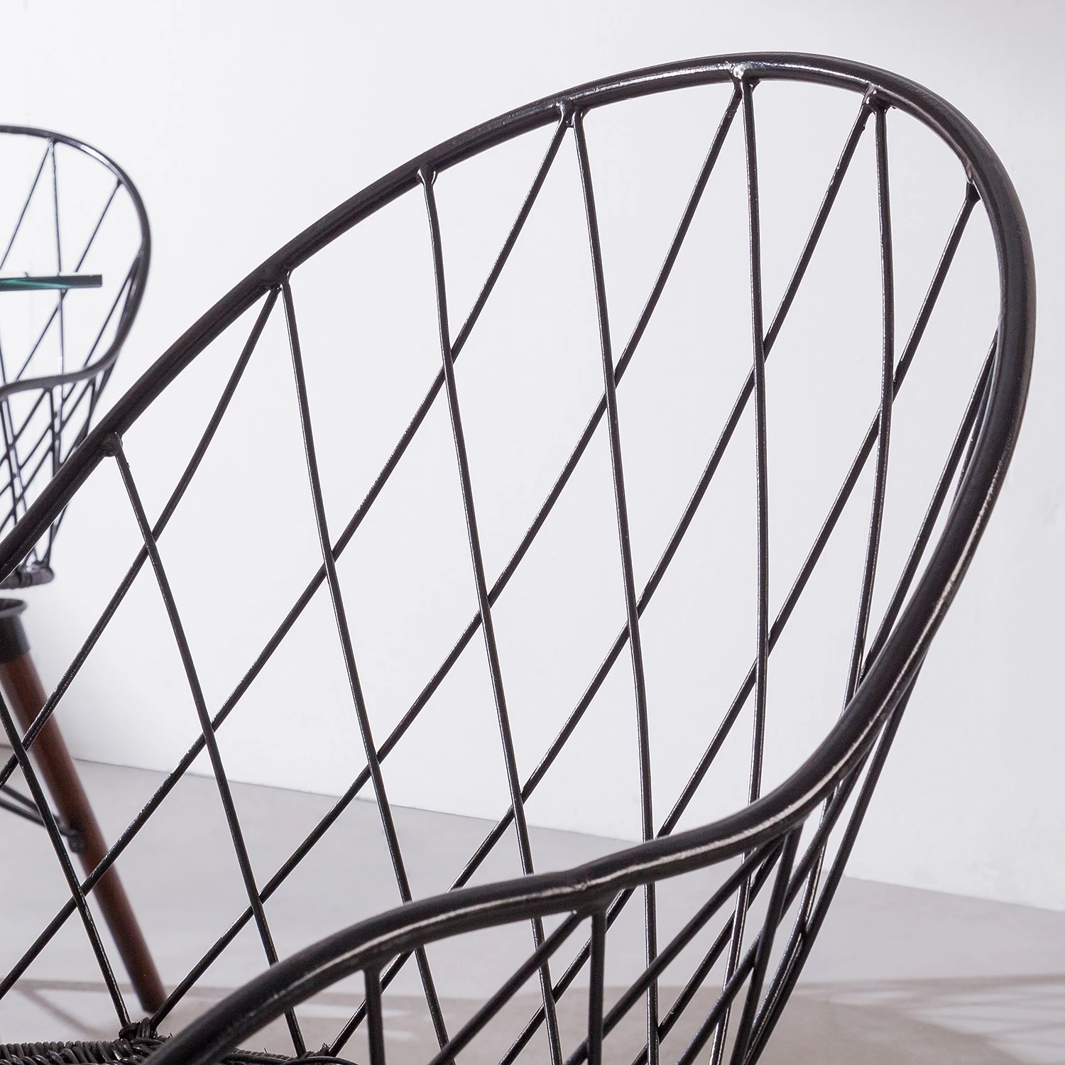 Eva Padberg Collection Armlehnenstuhl Le Gaillard - Rattan / Mango massiv - Schwarz / Dunkelbraun 12 Eva Padberg Collection Armlehnenstuhl Le Gaillard - Rattan / Mango massiv - Schwarz / Dunkelbraun – Bild 12