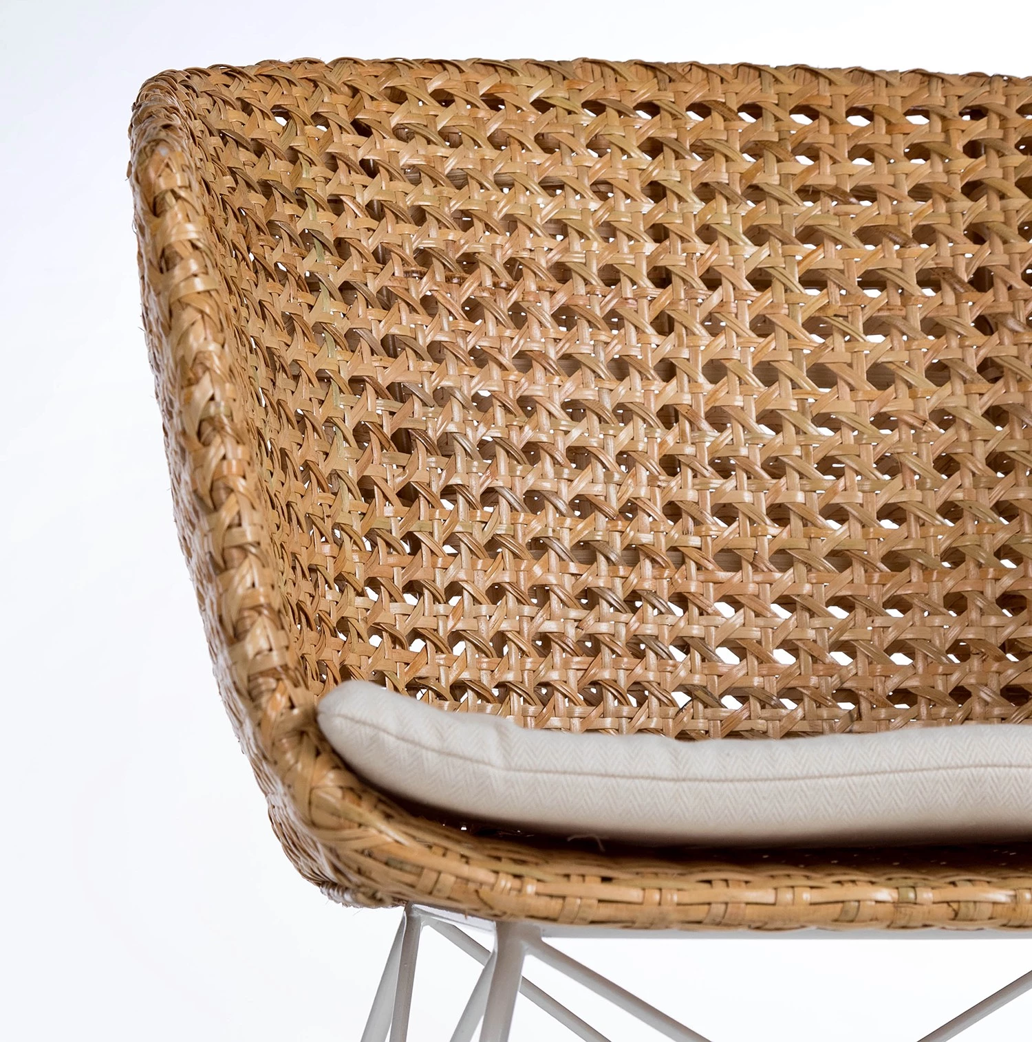 Mørteens Armlehnenstuhl Nokomai - (inkl. Sitzkissen) - Rattan / Metall - Rattan / Weiß 8 Mørteens Armlehnenstuhl Nokomai - (inkl. Sitzkissen) - Rattan / Metall - Rattan / Weiß – Bild 8