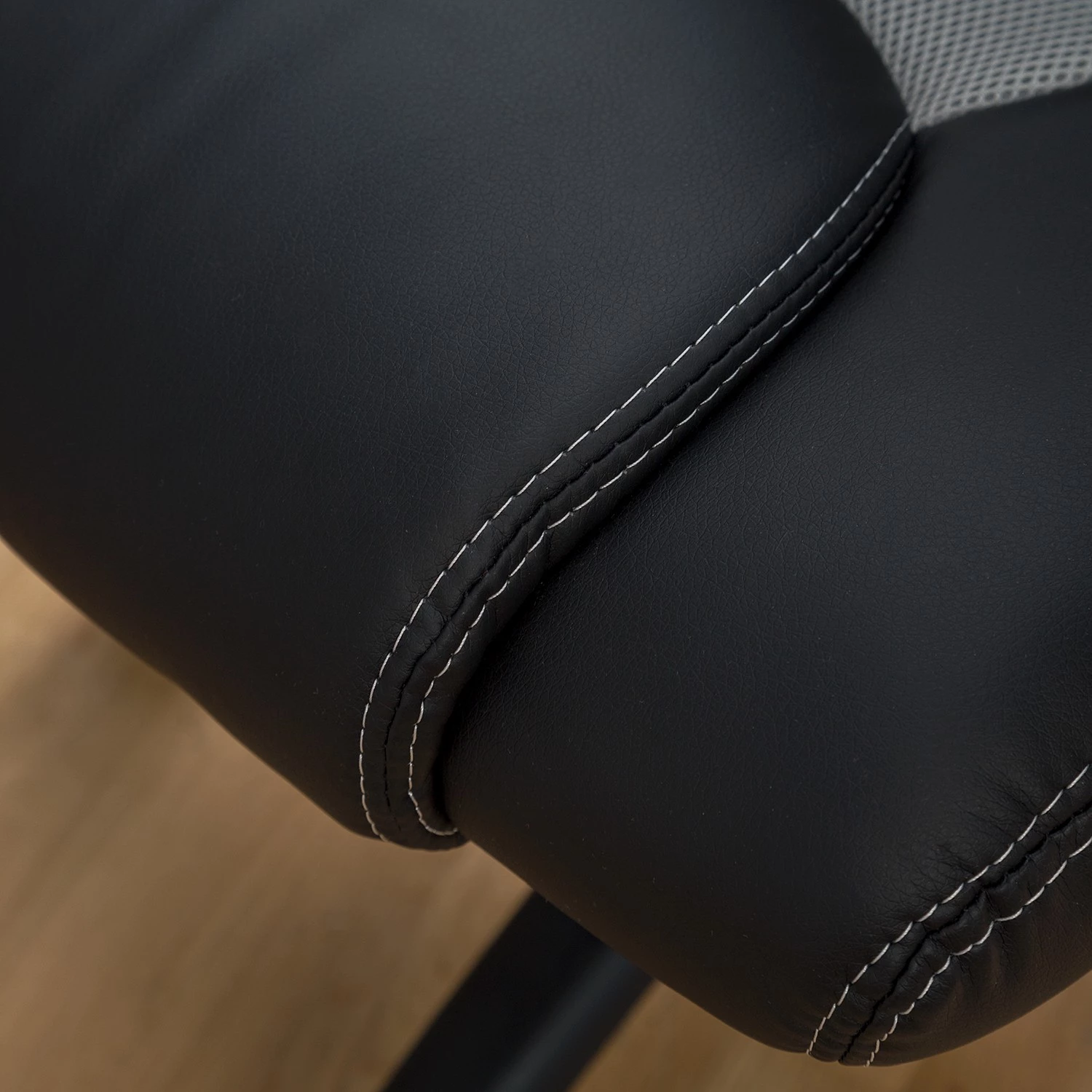 Furnitive Gaming Chair Livaro - Kunstleder & Mesh / Kunststoff - Schwarz / Grau 14 Furnitive Gaming Chair Livaro - Kunstleder & Mesh / Kunststoff - Schwarz / Grau – Bild 14