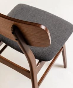 Norrwood Esszimmerstuhl Varkaus II (2er-Set) - Webstoff / Walnuss Furnier & Gummibaum massiv - Grau / Walnuss 15 Norrwood Esszimmerstuhl Varkaus II (2er-Set) - Webstoff / Walnuss Furnier & Gummibaum massiv - Grau / Walnuss -Deutschland Stühle Verkaufs-Shop 1000225987 200917 06365200060 DETAILS P000000001000225987