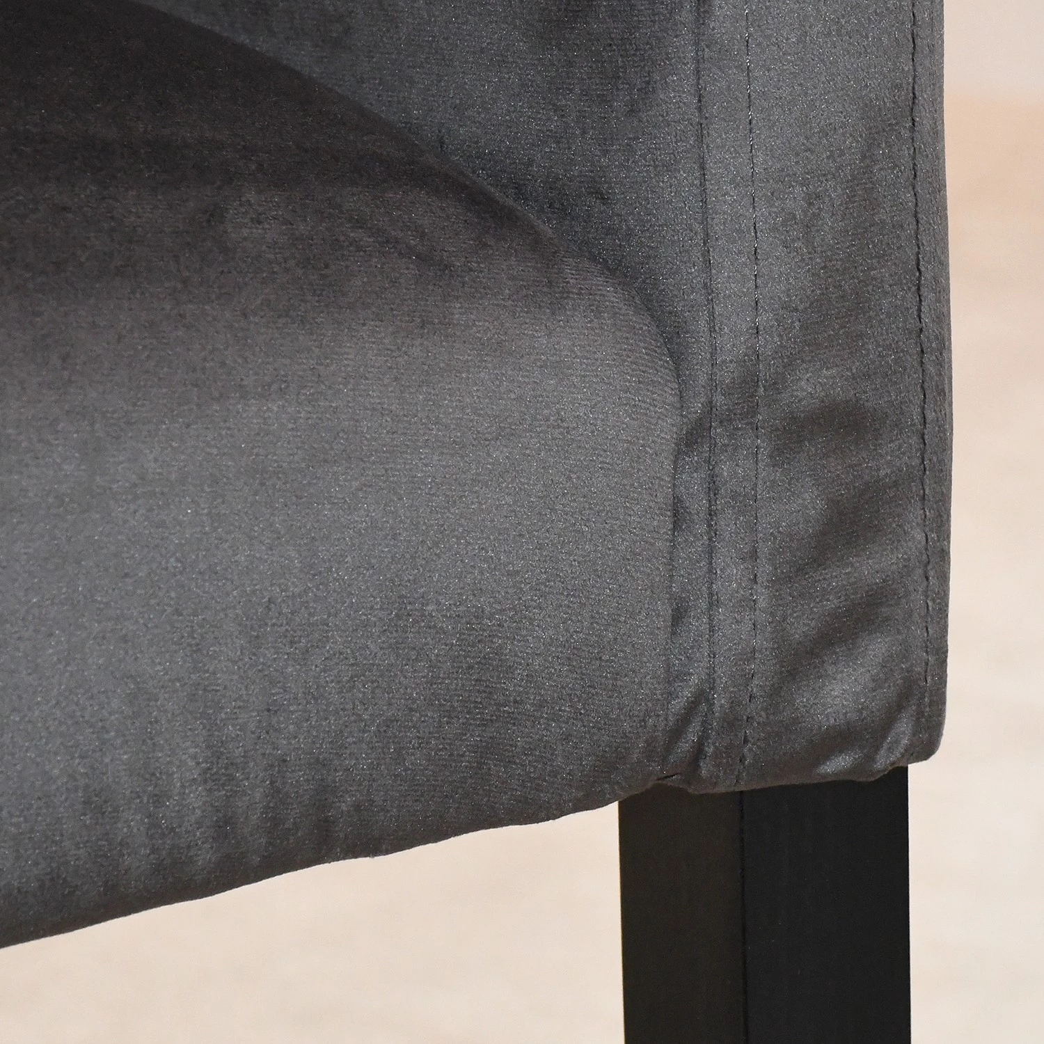 Velvet Studio Armlehnstuhl Meaux - Samt / Buche massiv - Anthrazit / Schwarz 6 Velvet Studio Armlehnstuhl Meaux - Samt / Buche massiv - Anthrazit / Schwarz – Bild 6