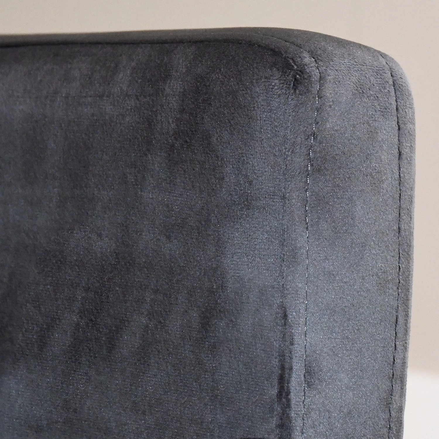 Velvet Studio Armlehnstuhl Meaux - Samt / Buche massiv - Anthrazit / Schwarz 7 Velvet Studio Armlehnstuhl Meaux - Samt / Buche massiv - Anthrazit / Schwarz – Bild 7