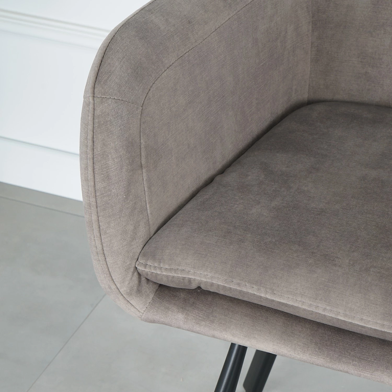 Ars manufacti Armlehnenstuhl Yuna - Taupe 9 Ars manufacti Armlehnenstuhl Yuna - Taupe – Bild 9