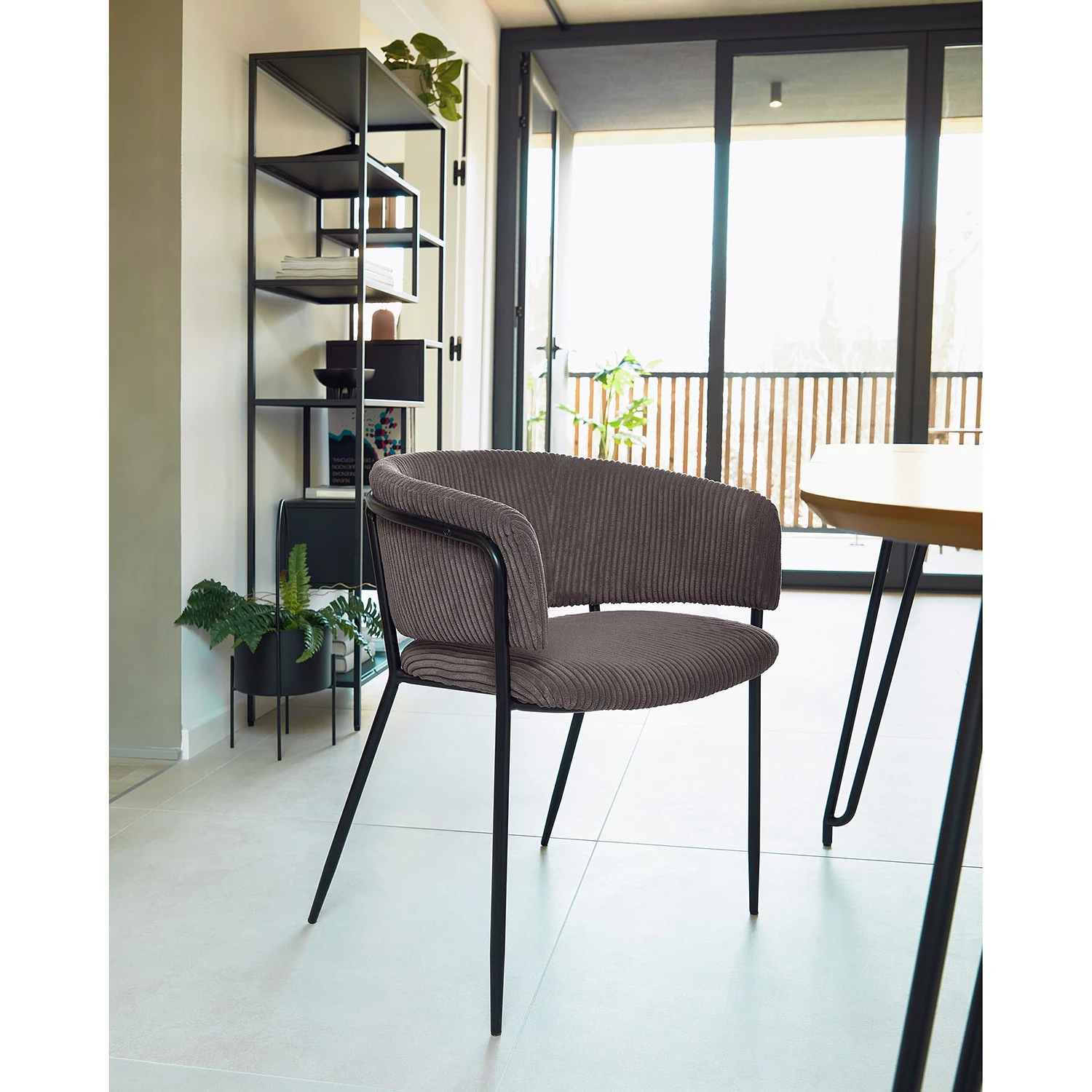 Jack & Alice Armlehnenstuhl Vilhena IV (2er-Set) - Taupe 2 Jack & Alice Armlehnenstuhl Vilhena IV (2er-Set) - Taupe – Bild 2