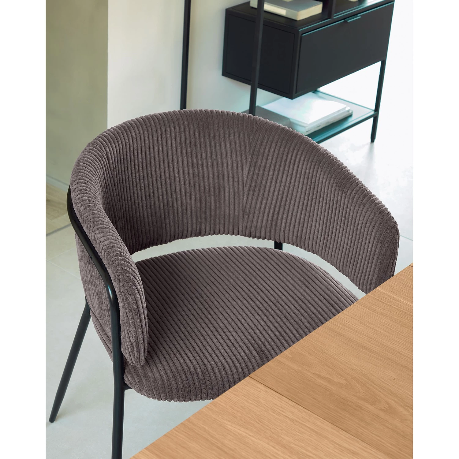 Jack & Alice Armlehnenstuhl Vilhena IV (2er-Set) - Taupe 3 Jack & Alice Armlehnenstuhl Vilhena IV (2er-Set) - Taupe – Bild 3