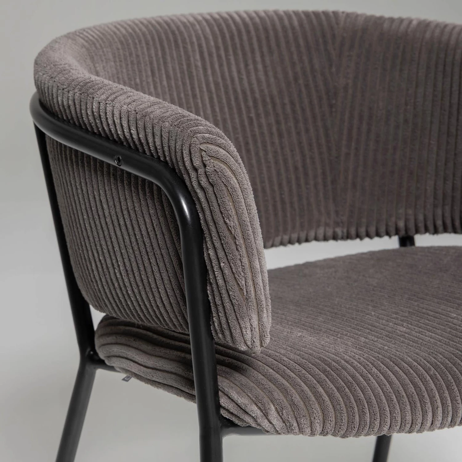 Jack & Alice Armlehnenstuhl Vilhena IV (2er-Set) - Taupe 6 Jack & Alice Armlehnenstuhl Vilhena IV (2er-Set) - Taupe – Bild 6