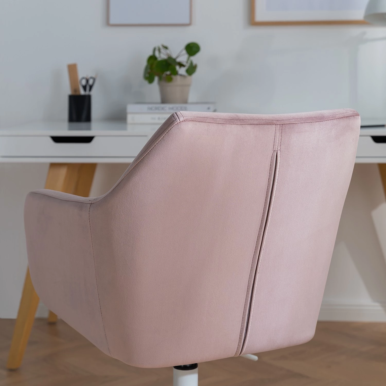 Mørteens Bürodrehstuhl Nicholas IV - Samt / Eisen - Altrosa / Weiß 7 Mørteens Bürodrehstuhl Nicholas IV - Samt / Eisen - Altrosa / Weiß – Bild 7