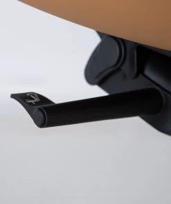 Fredriks Bürostuhl Zore - Kunstleder / Metall - Cognac / Aluminium -Deutschland Stühle Verkaufs-Shop 1000310651 220826 041 DETAILS P000000001000310651