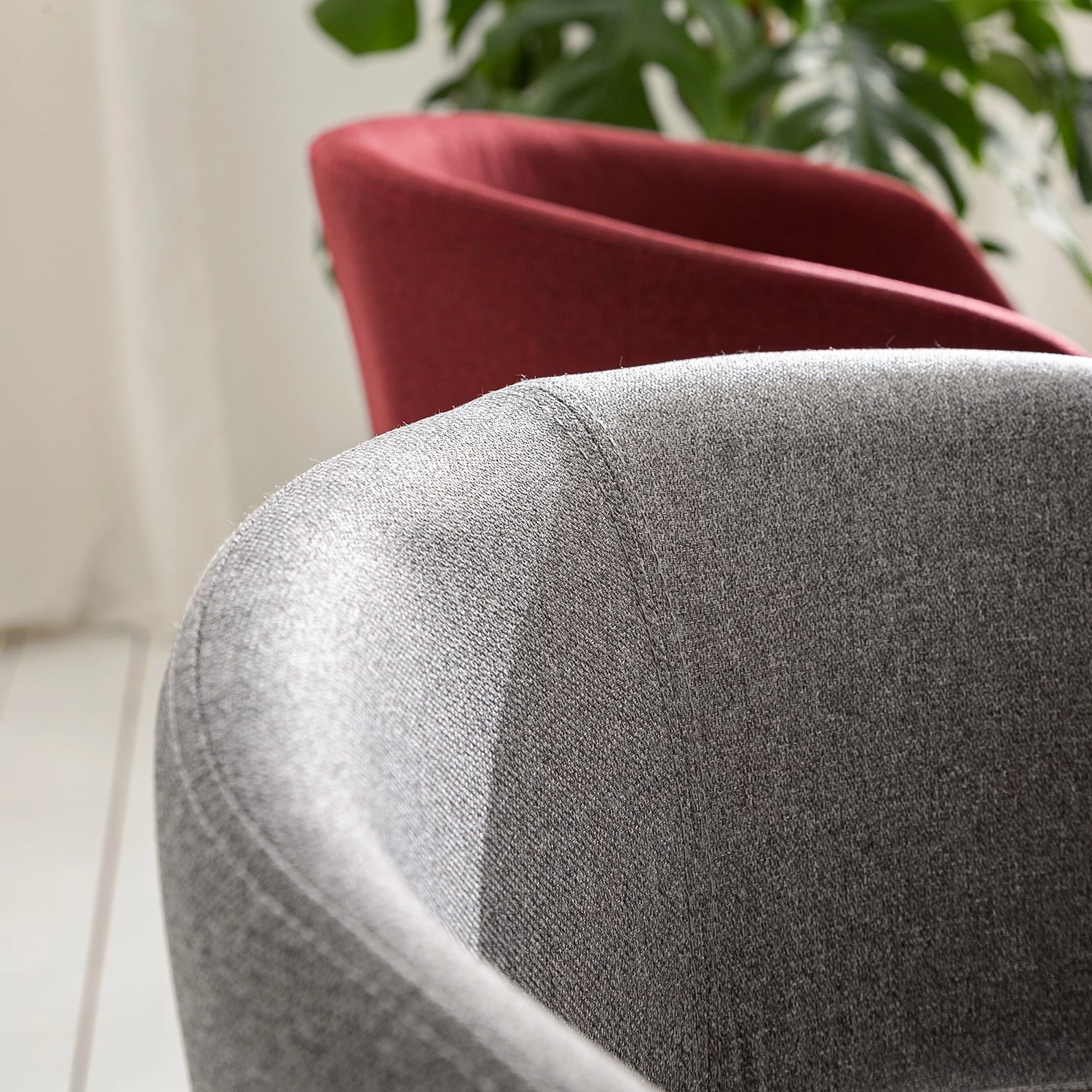 Mørteens Armlehnenstuhl Buggio - Webstoff / Gummibaum massiv - Webstoff Cors: Granit - 2er Set 14 Mørteens Armlehnenstuhl Buggio - Webstoff / Gummibaum massiv - Webstoff Cors: Granit - 2er Set – Bild 14