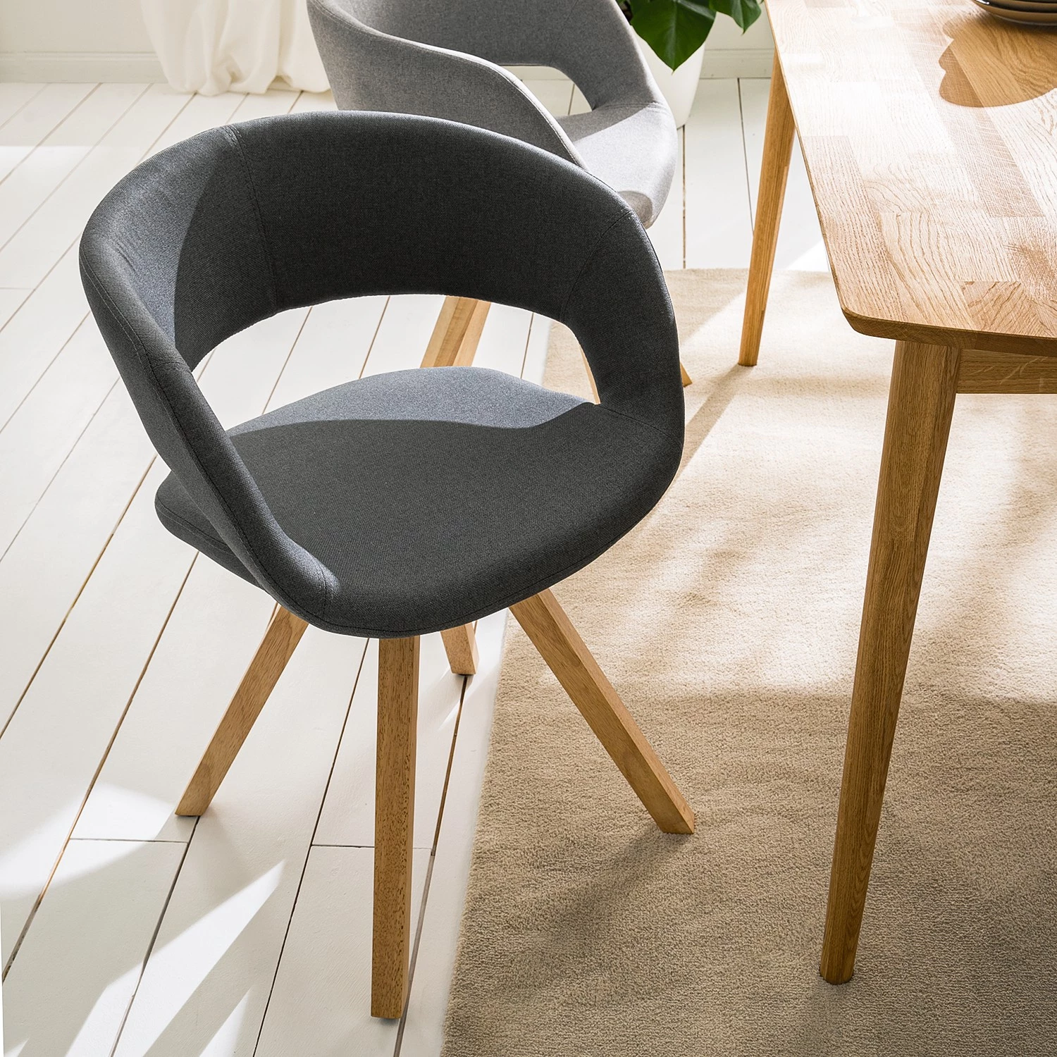 Mørteens Armlehnenstuhl Buggio - Webstoff / Gummibaum massiv - Webstoff Cors: Dunkelgrau - 2er Set 2 Mørteens Armlehnenstuhl Buggio - Webstoff / Gummibaum massiv - Webstoff Cors: Dunkelgrau - 2er Set – Bild 2