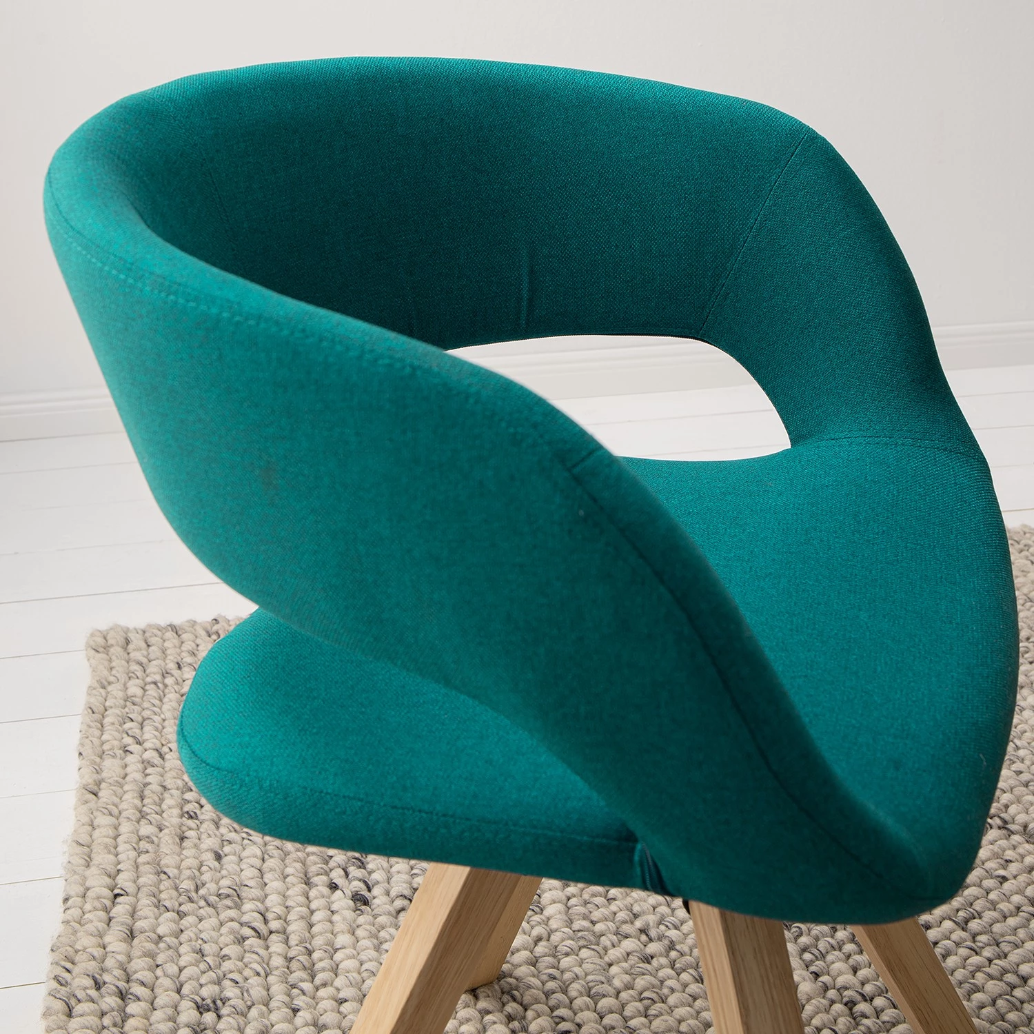 Mørteens Armlehnenstuhl Buggio - Webstoff / Gummibaum massiv - Webstoff Cors: Petrol - 2er Set 15 Mørteens Armlehnenstuhl Buggio - Webstoff / Gummibaum massiv - Webstoff Cors: Petrol - 2er Set – Bild 15