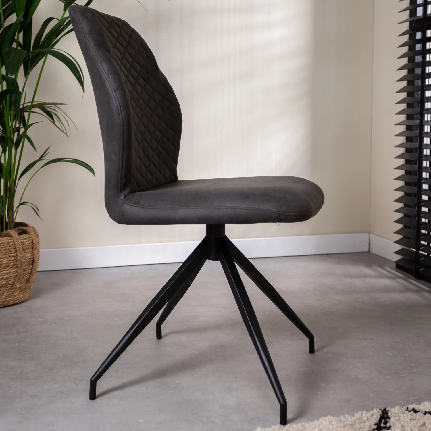 Dimehouse Grizzly Esszimmerstuhl Industrial - Anthrazit 4 Dimehouse Grizzly Esszimmerstuhl Industrial - Anthrazit – Bild 4