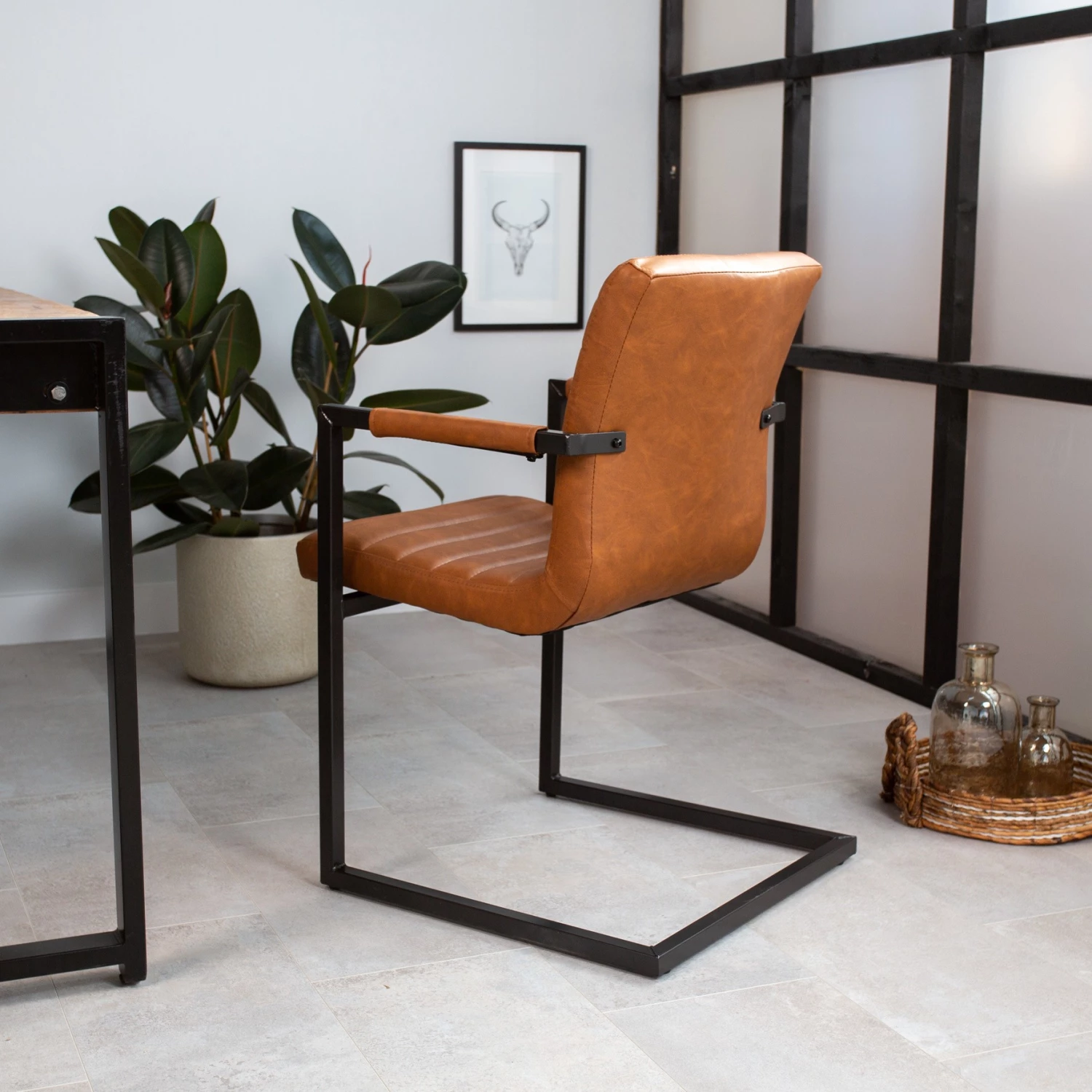 Dimehouse Rodney Esszimmerstuhl Industrial Cognac - Bruut 3 Dimehouse Rodney Esszimmerstuhl Industrial Cognac - Bruut – Bild 3