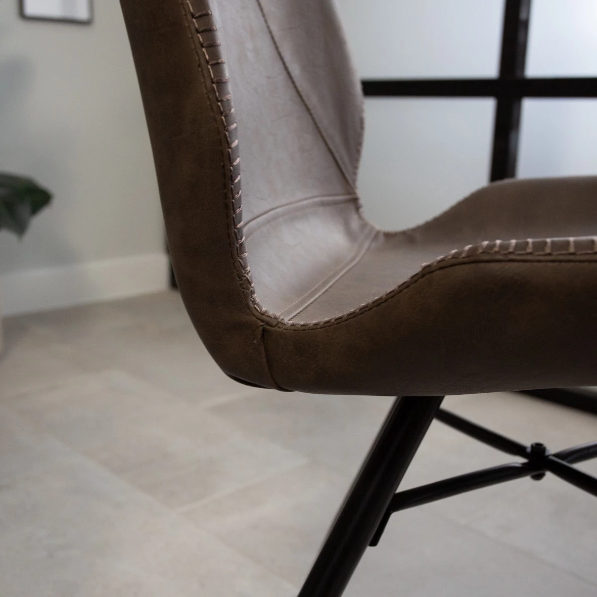 Dimehouse Beau Esszimmerstuhl Industrial - Taupe 7 Dimehouse Beau Esszimmerstuhl Industrial - Taupe – Bild 7