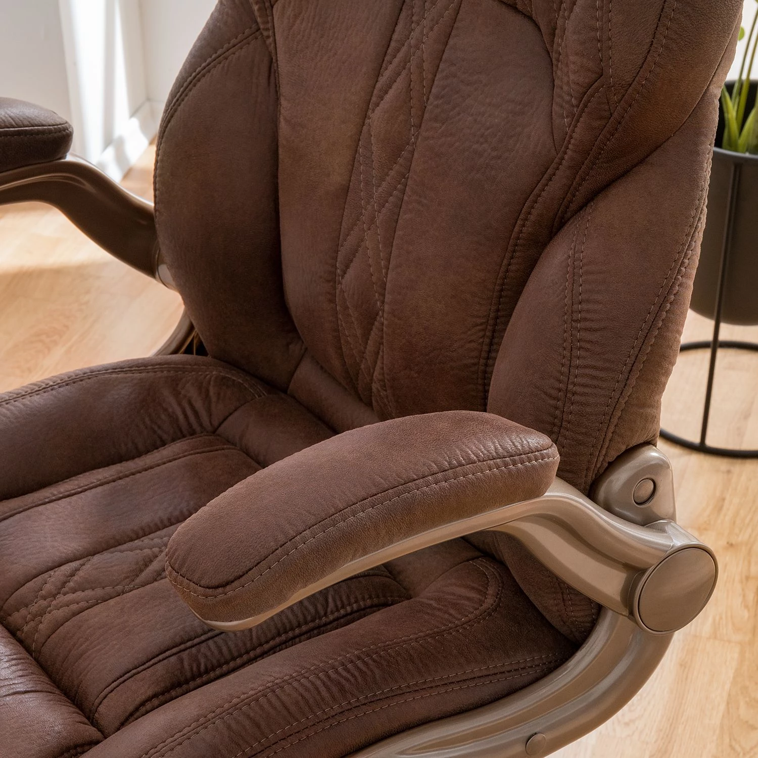 Home24office Chefsessel Baylor XXL - Braun / Kupfer 11 Home24office Chefsessel Baylor XXL - Braun / Kupfer – Bild 11