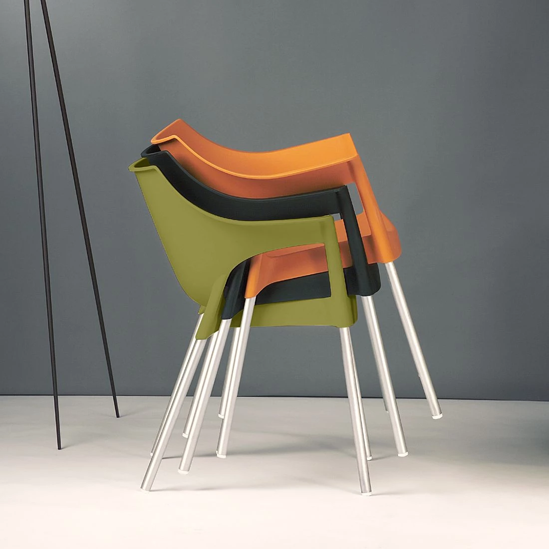 Blanke Design Stapelstuhl Pole (2er-Set) - Kunststoff/Aluminium - Olivgrün/Chromfarben 5 Blanke Design Stapelstuhl Pole (2er-Set) - Kunststoff/Aluminium - Olivgrün/Chromfarben – Bild 5